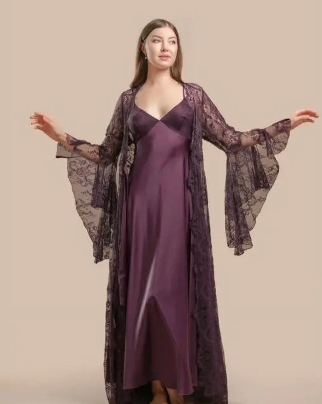 Elegant 2-Piece Silk Nightwear Set With Lace Detailing – Luxurious Midi Nightdress & Matching Robe